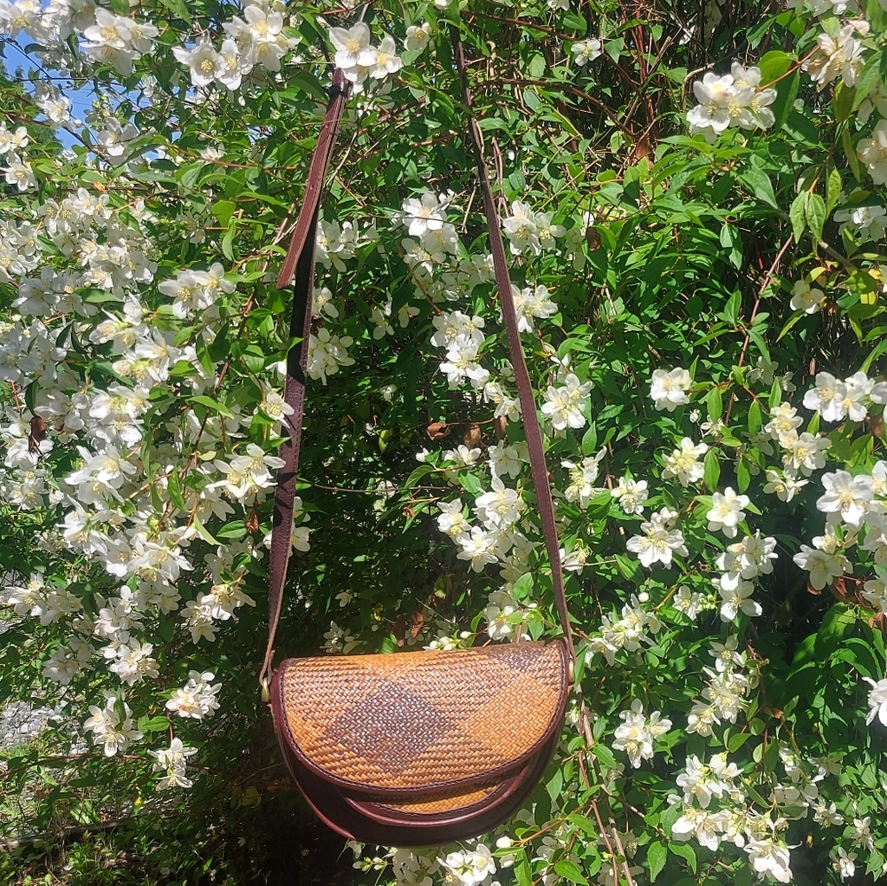 Immaculate 80s Indonesian rattan and leather bag🌿